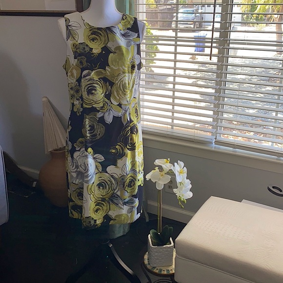 Bundle 2 for $25–Connected Apparel Lime Grn Dress - Picture 4 of 7
